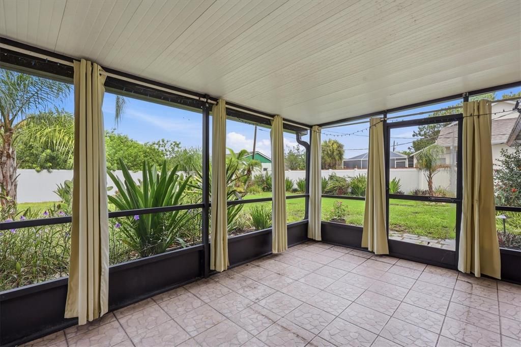 For Sale: $224,900 (2 beds, 2 baths, 1152 Square Feet)