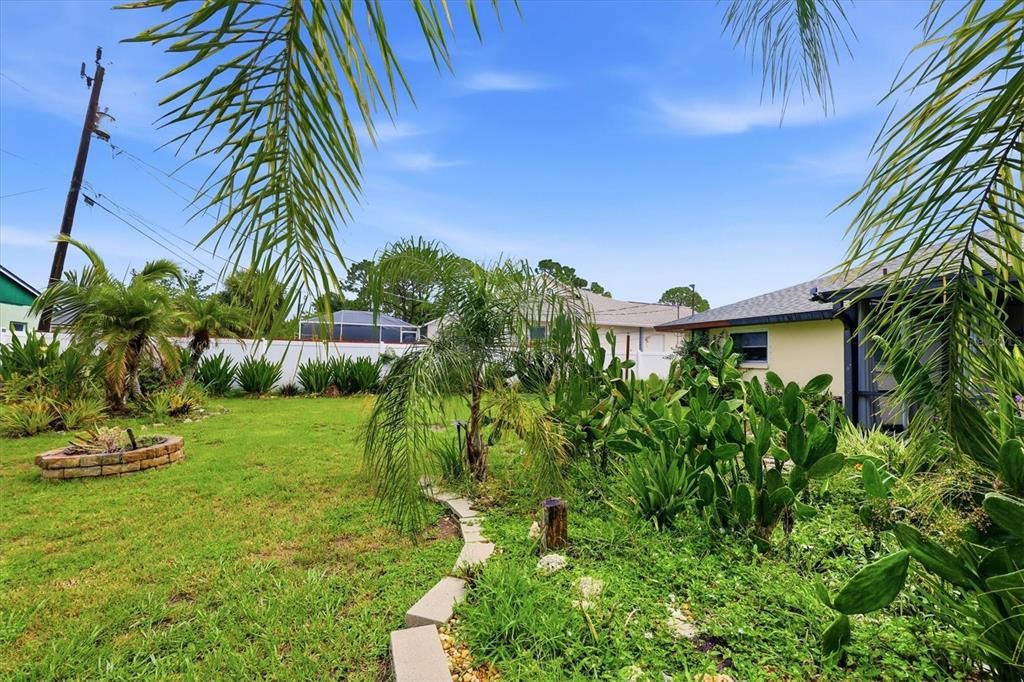 For Sale: $224,900 (2 beds, 2 baths, 1152 Square Feet)