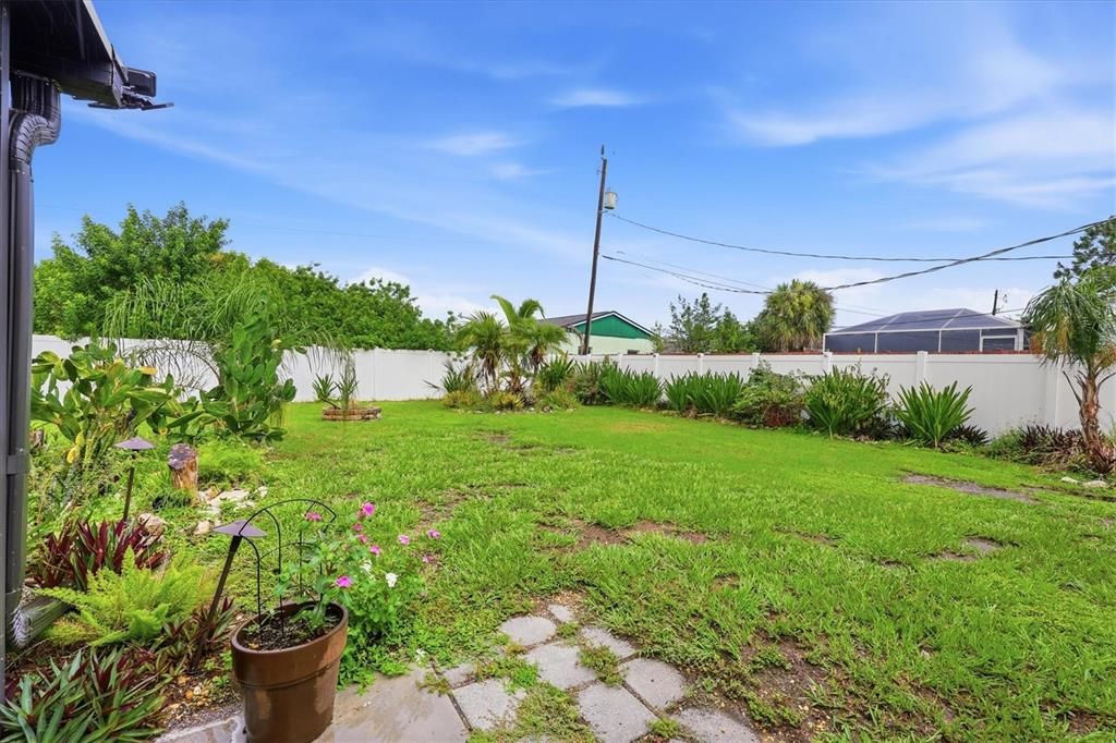 For Sale: $224,900 (2 beds, 2 baths, 1152 Square Feet)