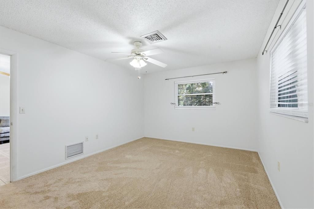 For Sale: $224,900 (2 beds, 2 baths, 1152 Square Feet)
