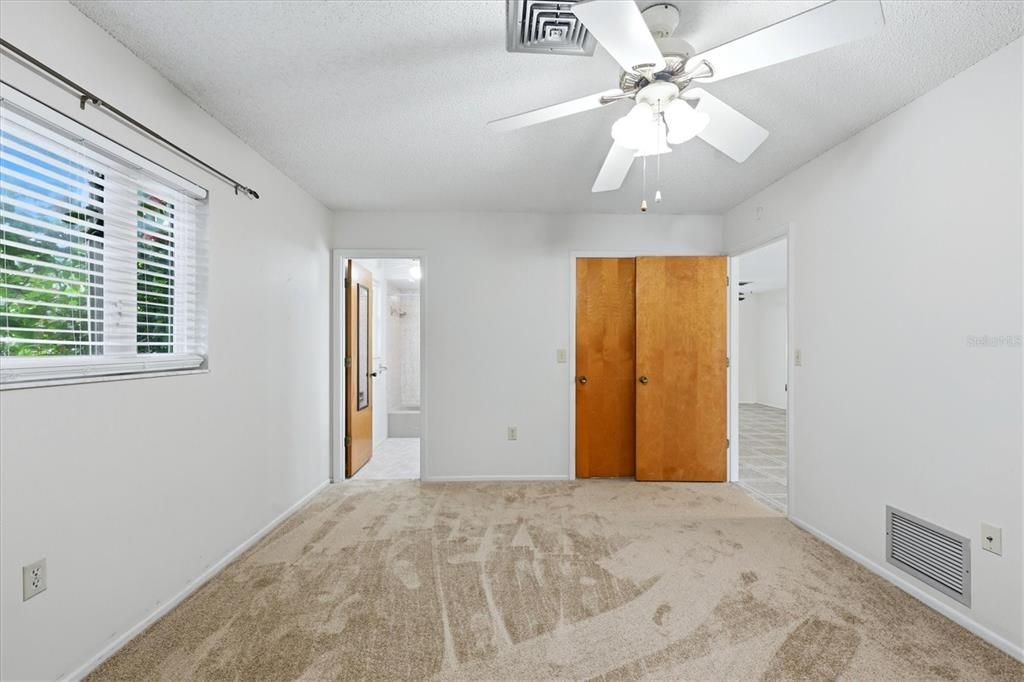 For Sale: $224,900 (2 beds, 2 baths, 1152 Square Feet)