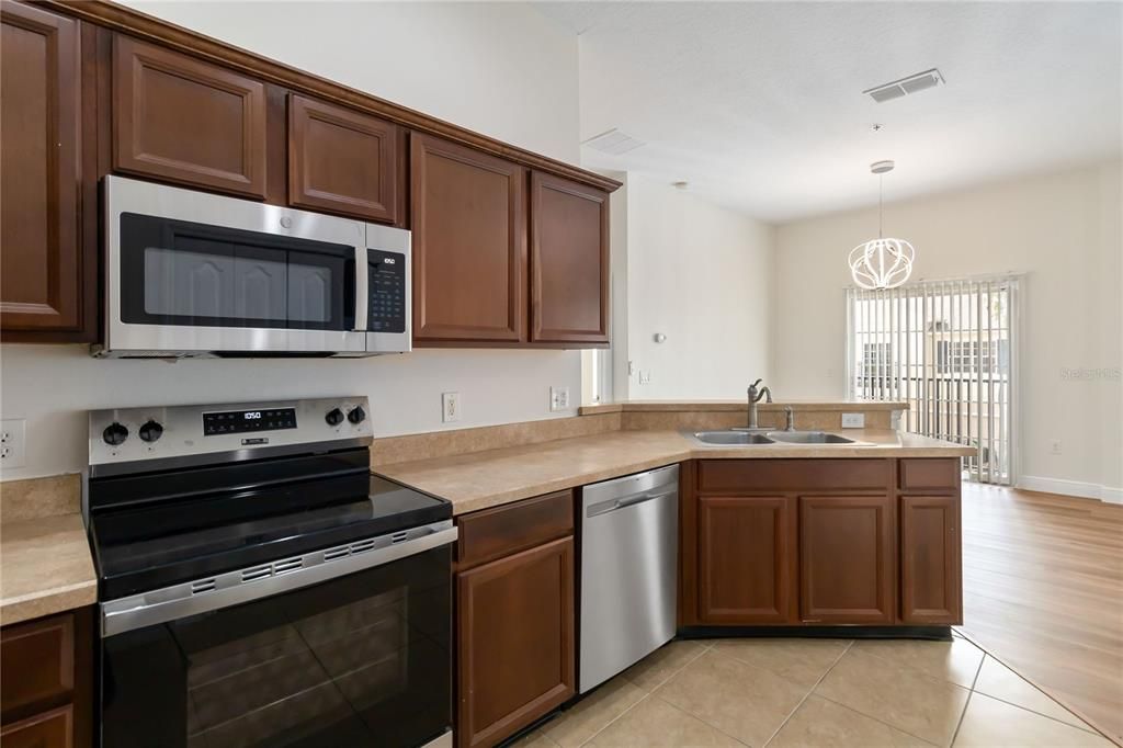 For Rent: $2,000 (2 beds, 2 baths, 1200 Square Feet)