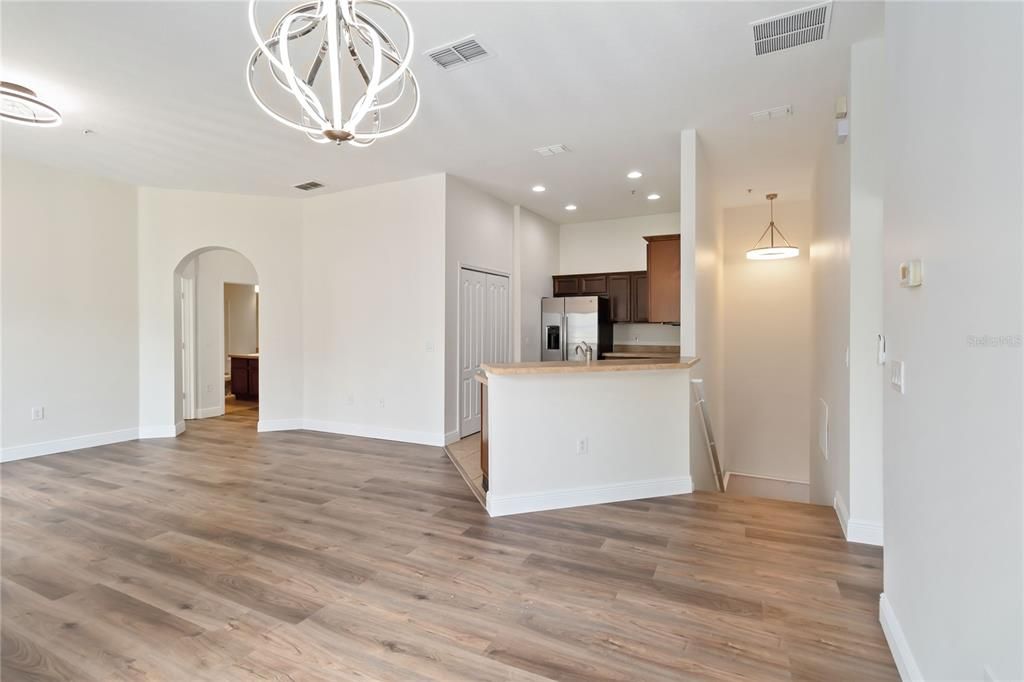 For Rent: $2,000 (2 beds, 2 baths, 1200 Square Feet)