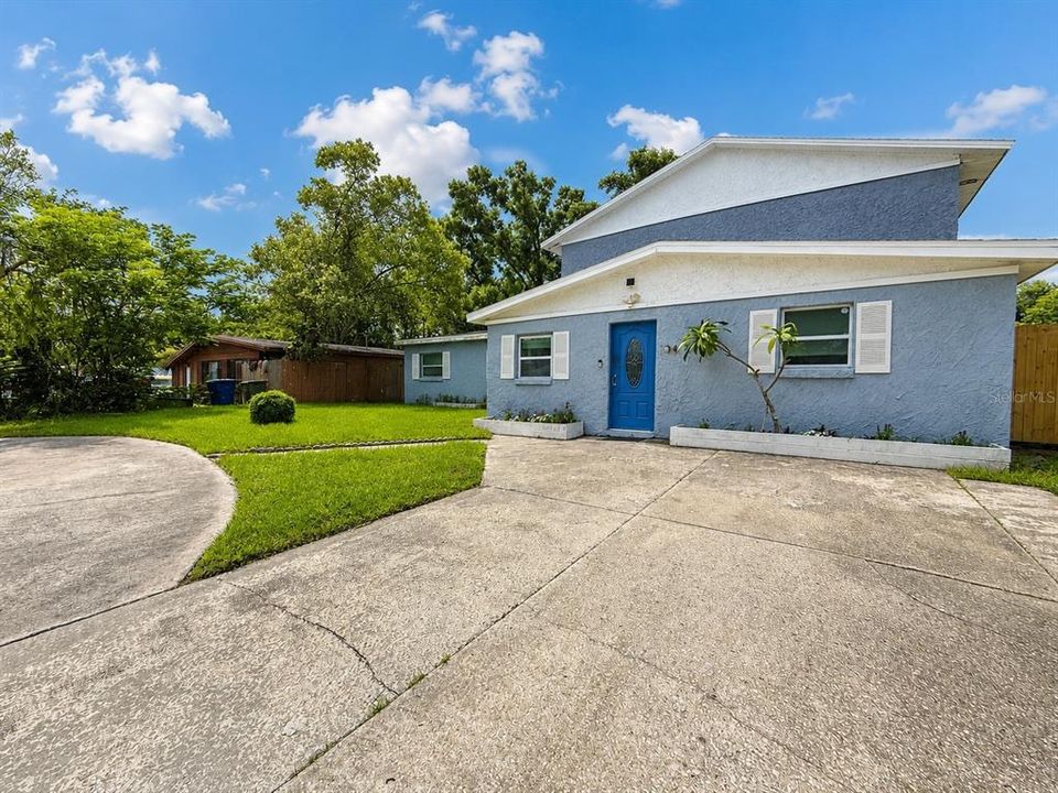 For Rent: $2,699 (5 beds, 3 baths, 2453 Square Feet)