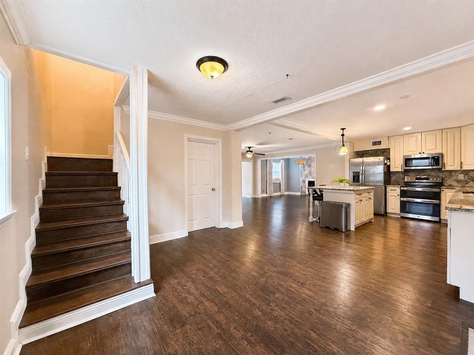 For Rent: $2,699 (5 beds, 3 baths, 2453 Square Feet)