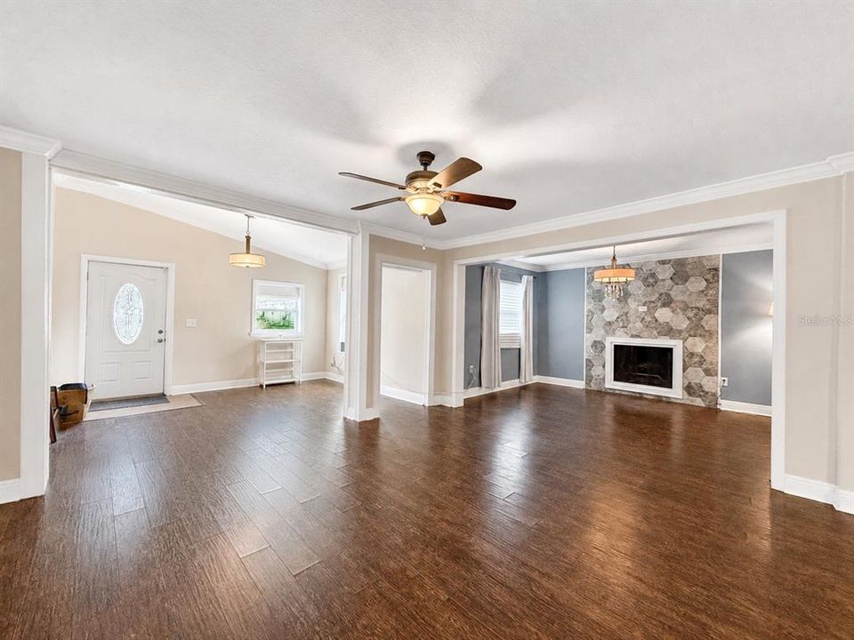 For Rent: $2,699 (5 beds, 3 baths, 2453 Square Feet)