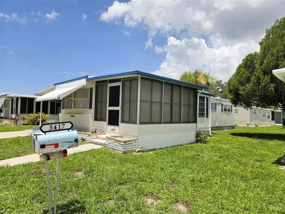 For Sale: $149,900 (2 beds, 1 baths, 749 Square Feet)