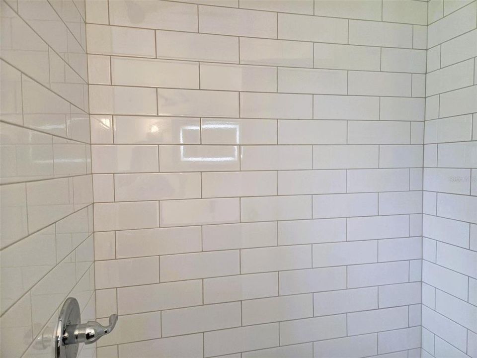 For Sale: $149,900 (2 beds, 1 baths, 749 Square Feet)