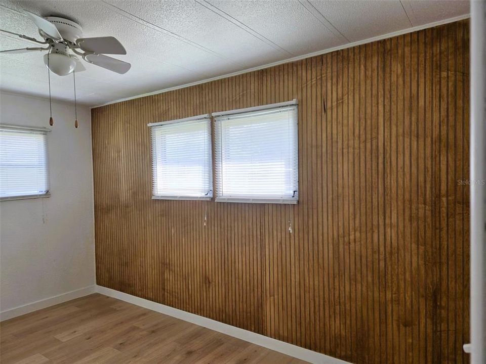 For Sale: $149,900 (2 beds, 1 baths, 749 Square Feet)