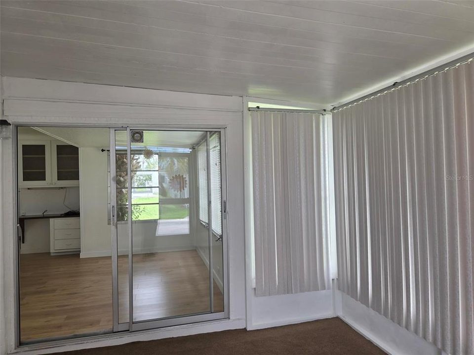 For Sale: $149,900 (2 beds, 1 baths, 749 Square Feet)