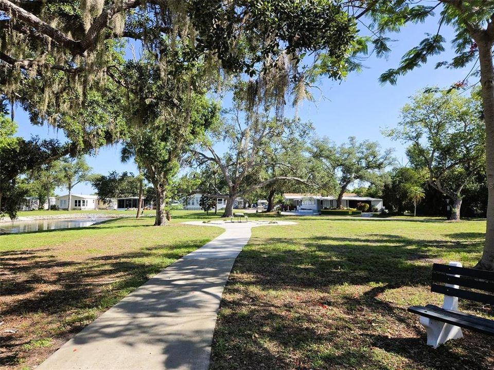 For Sale: $149,900 (2 beds, 1 baths, 749 Square Feet)