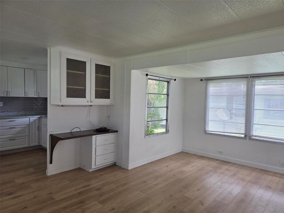 For Sale: $149,900 (2 beds, 1 baths, 749 Square Feet)