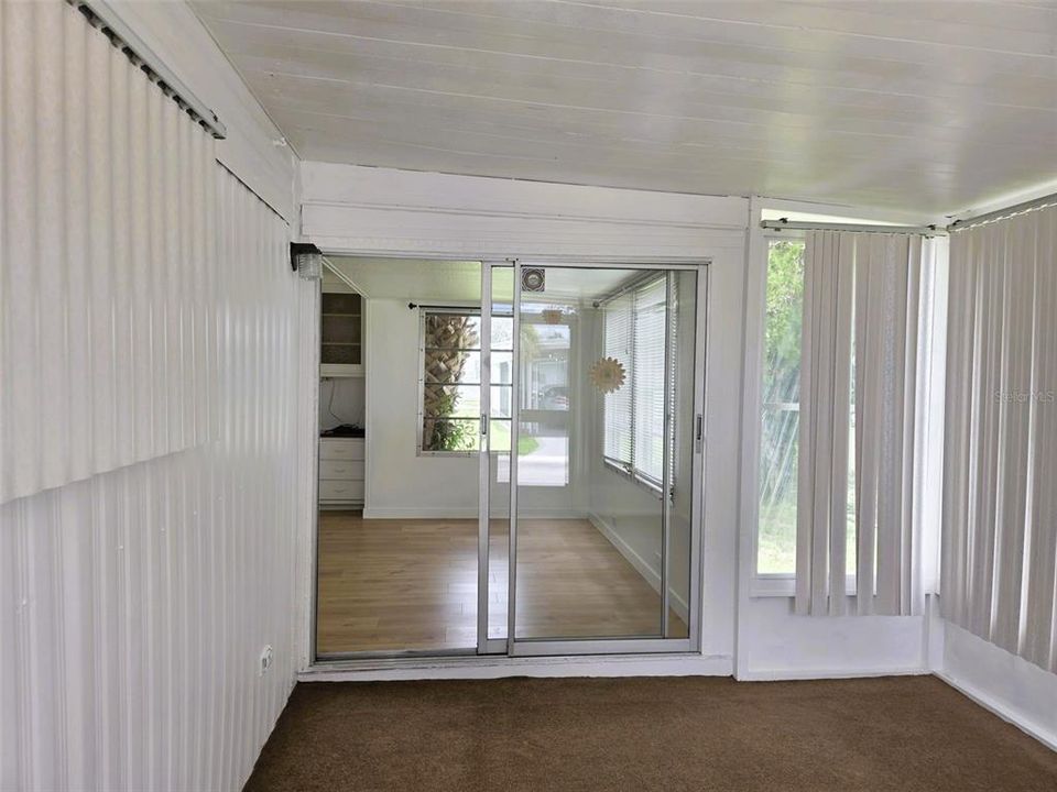For Sale: $149,900 (2 beds, 1 baths, 749 Square Feet)