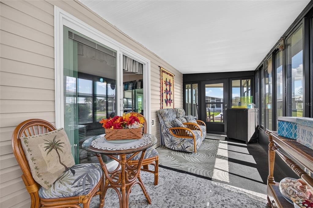 Active With Contract: $169,900 (2 beds, 2 baths, 936 Square Feet)