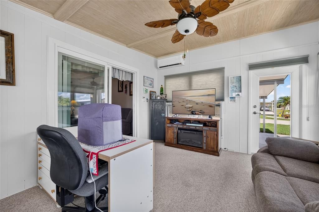 Active With Contract: $169,900 (2 beds, 2 baths, 936 Square Feet)