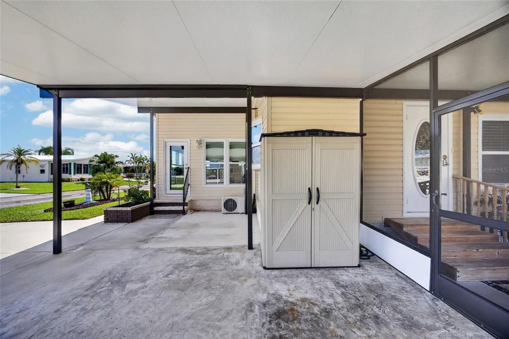 Active With Contract: $169,900 (2 beds, 2 baths, 936 Square Feet)