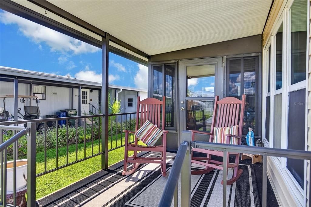 Active With Contract: $169,900 (2 beds, 2 baths, 936 Square Feet)