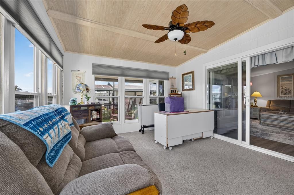Active With Contract: $169,900 (2 beds, 2 baths, 936 Square Feet)