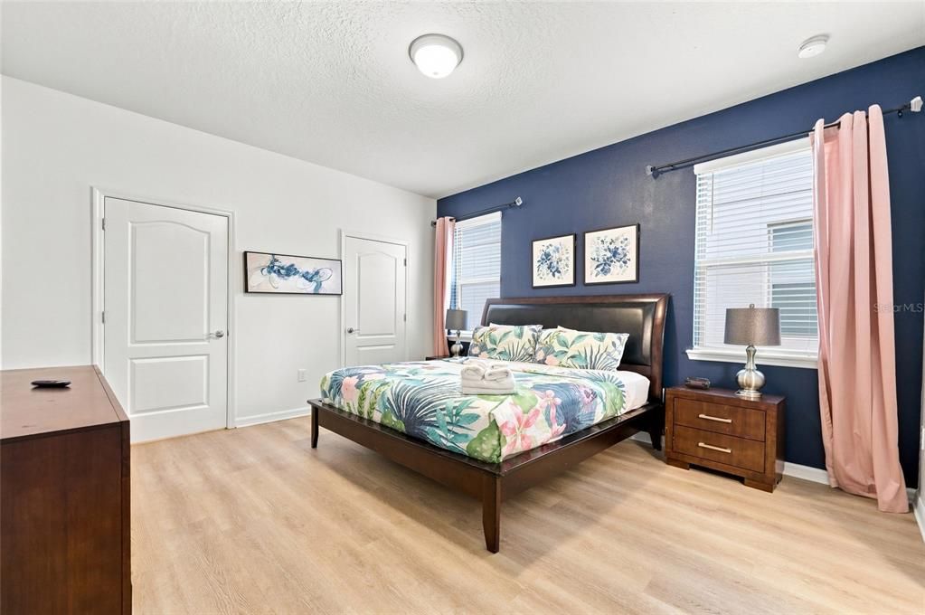 На продажу: $655,000 (8 спален, 6 ванн, 4041 Квадратных фут)