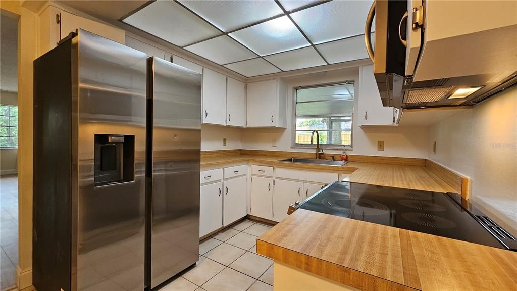 На продажу: $419,500 (4 спален, 2 ванн, 1934 Квадратных фут)