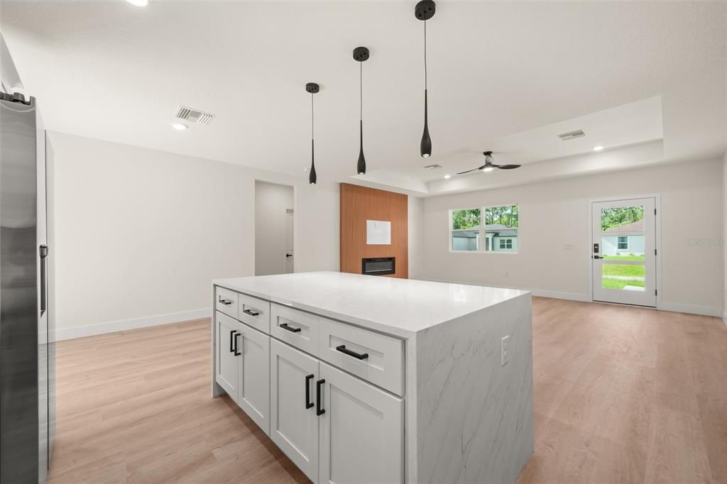 На продажу: $289,900 (3 спален, 2 ванн, 1450 Квадратных фут)