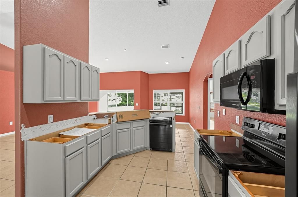En Venta: $425,000 (4 camas, 3 baños, 2269 Pies cuadrados)