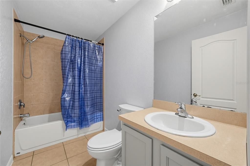 En Venta: $425,000 (4 camas, 3 baños, 2269 Pies cuadrados)