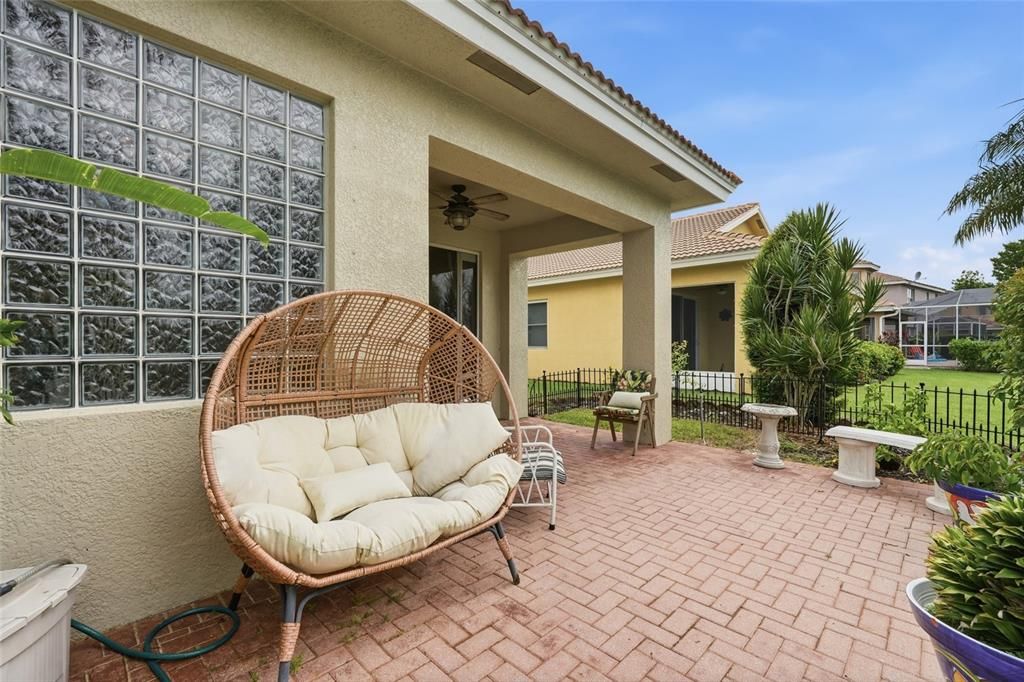 For Sale: $365,000 (3 beds, 2 baths, 2290 Square Feet)
