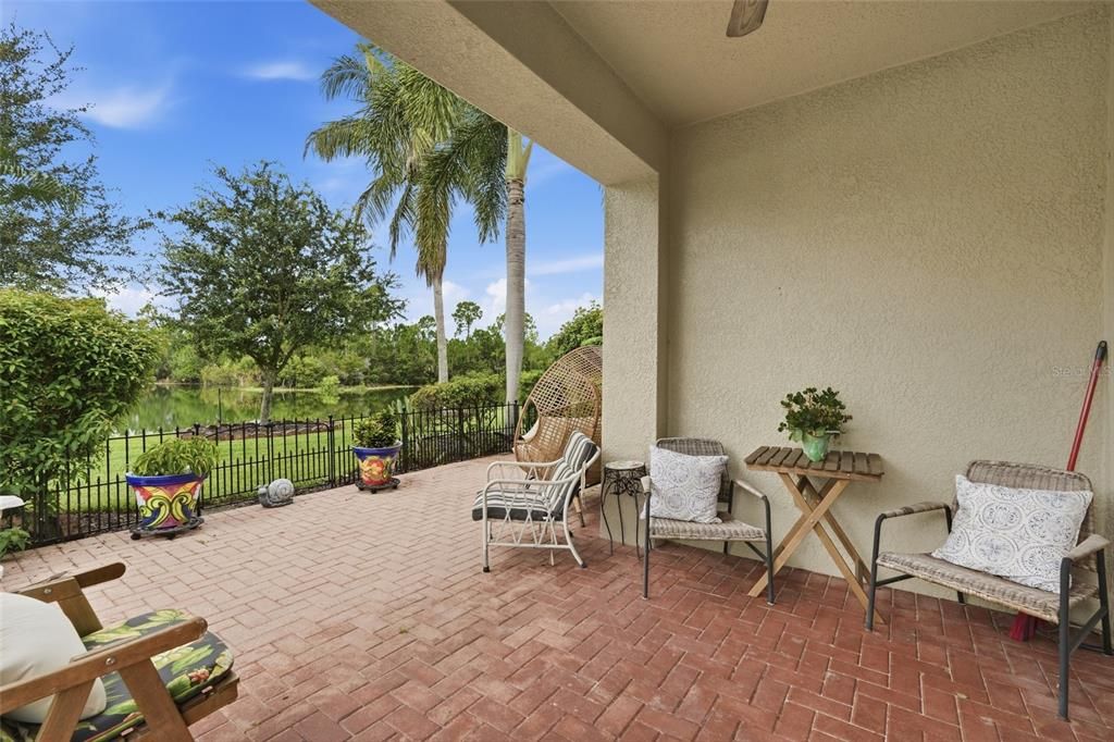 For Sale: $365,000 (3 beds, 2 baths, 2290 Square Feet)