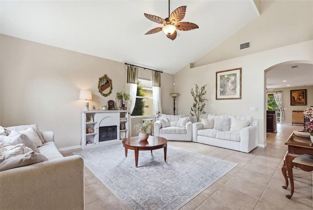 For Sale: $365,000 (3 beds, 2 baths, 2290 Square Feet)