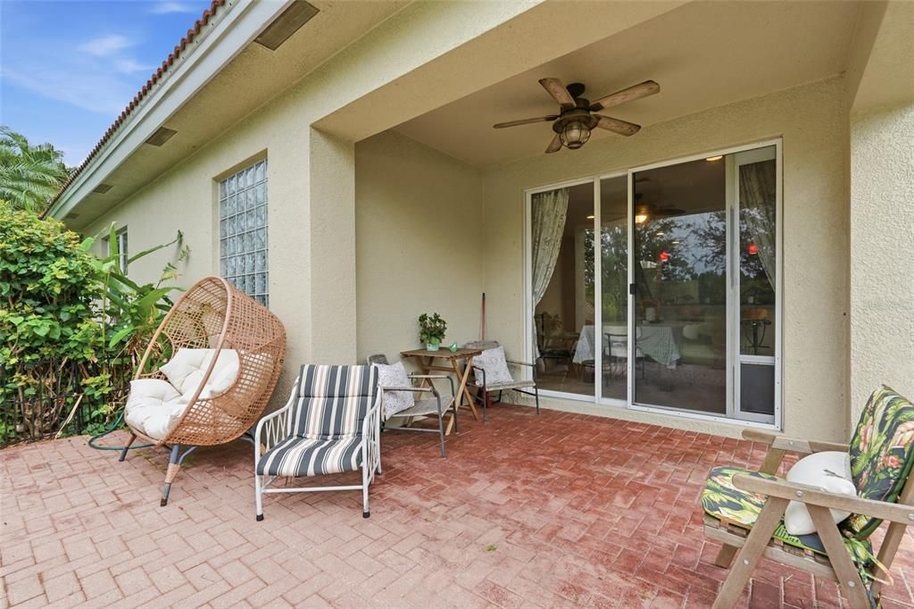 For Sale: $365,000 (3 beds, 2 baths, 2290 Square Feet)