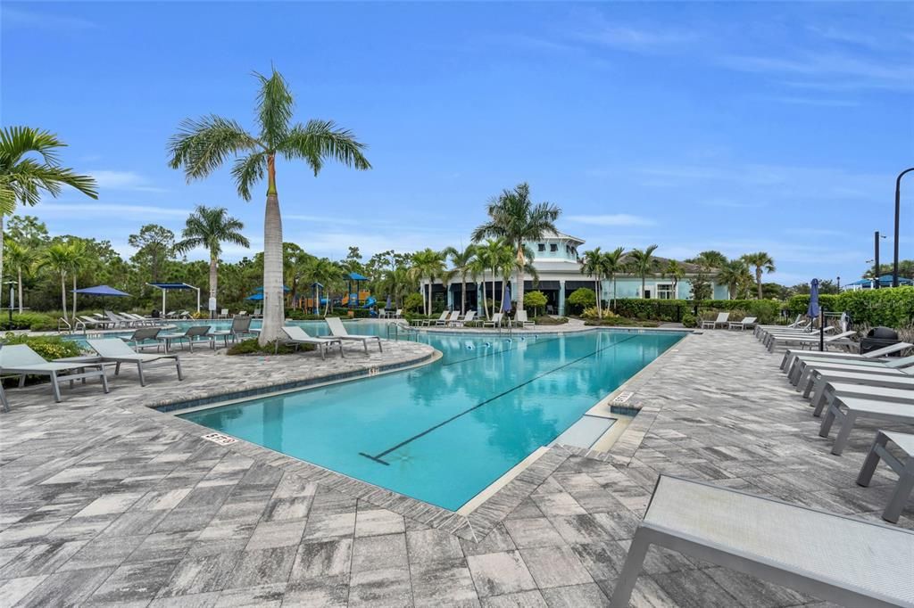 For Sale: $365,000 (3 beds, 2 baths, 2290 Square Feet)