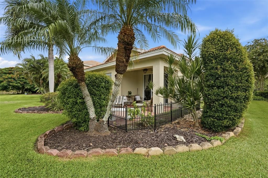 For Sale: $365,000 (3 beds, 2 baths, 2290 Square Feet)