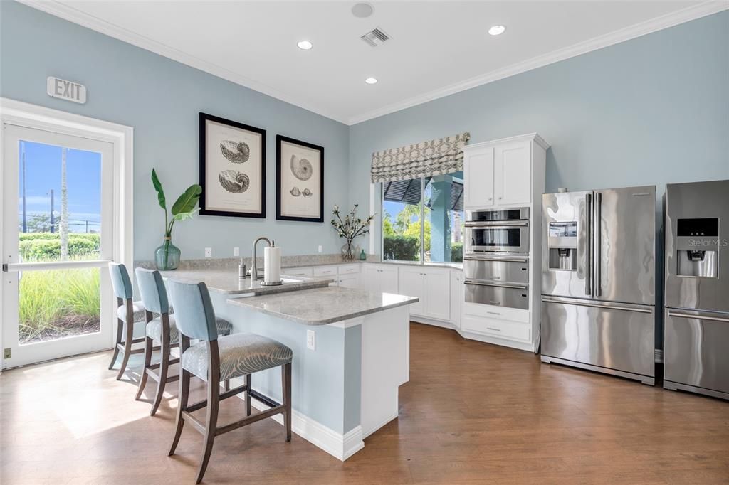 For Sale: $365,000 (3 beds, 2 baths, 2290 Square Feet)