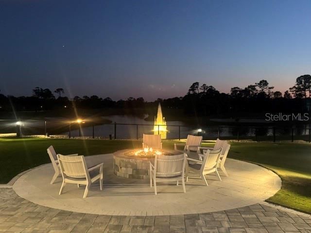 For Sale: $289,522 (2 beds, 2 baths, 1300 Square Feet)