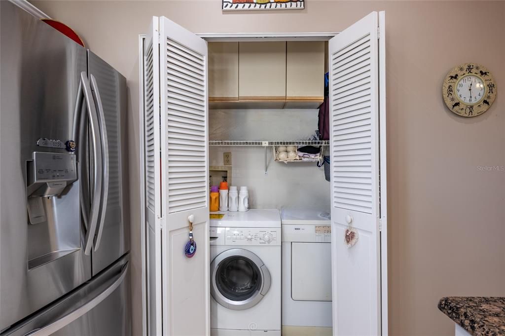 For Sale: $289,522 (2 beds, 2 baths, 1300 Square Feet)