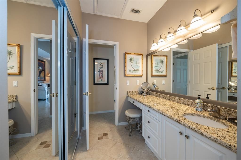 For Sale: $289,522 (2 beds, 2 baths, 1300 Square Feet)