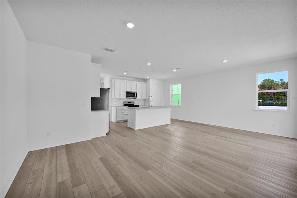 For Sale: $339,000 (4 beds, 2 baths, 1510 Square Feet)