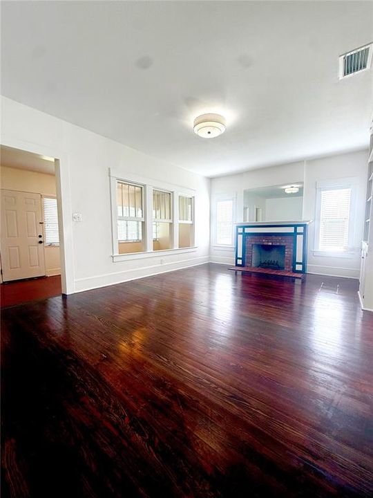 For Rent: $3,400 (3 beds, 2 baths, 1452 Square Feet)