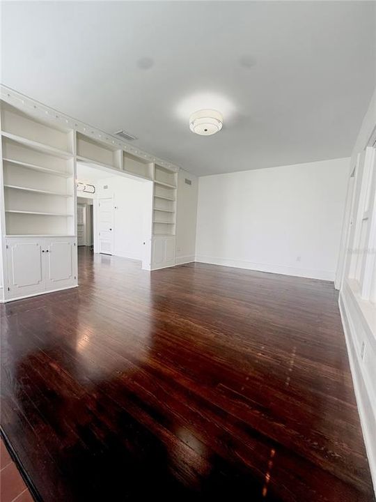 For Rent: $3,400 (3 beds, 2 baths, 1452 Square Feet)