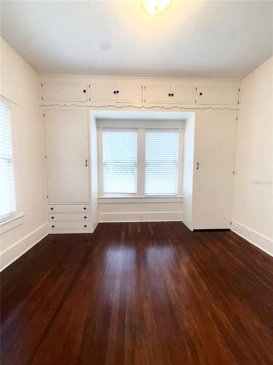 For Rent: $3,400 (3 beds, 2 baths, 1452 Square Feet)