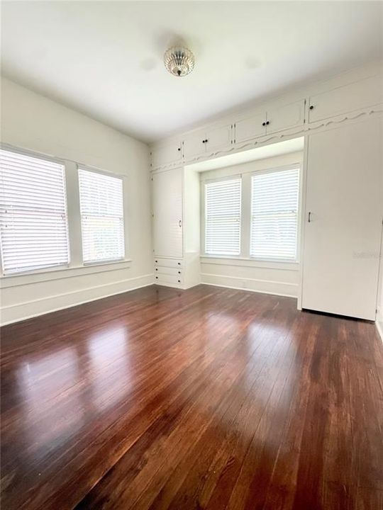 For Rent: $3,400 (3 beds, 2 baths, 1452 Square Feet)