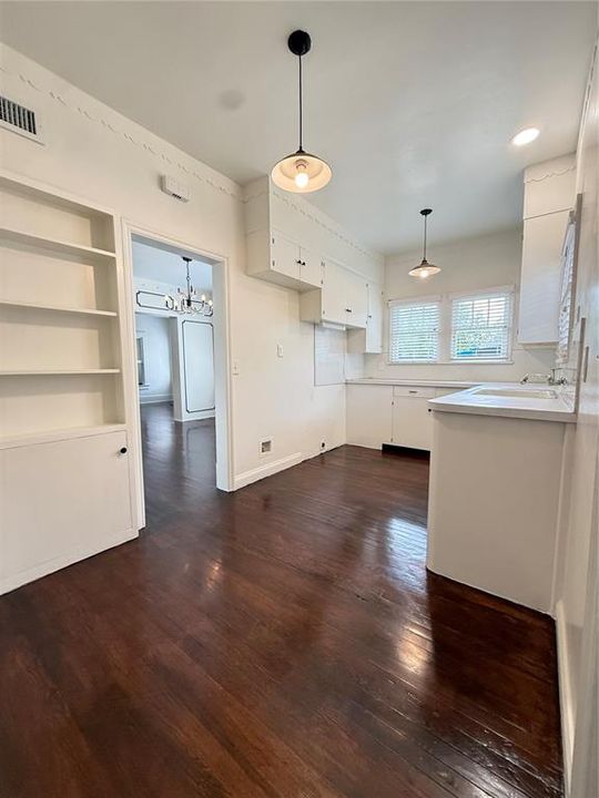 For Rent: $3,400 (3 beds, 2 baths, 1452 Square Feet)