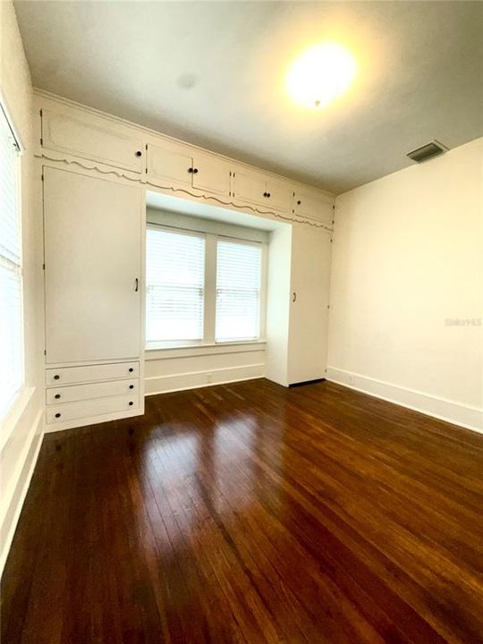 For Rent: $3,400 (3 beds, 2 baths, 1452 Square Feet)