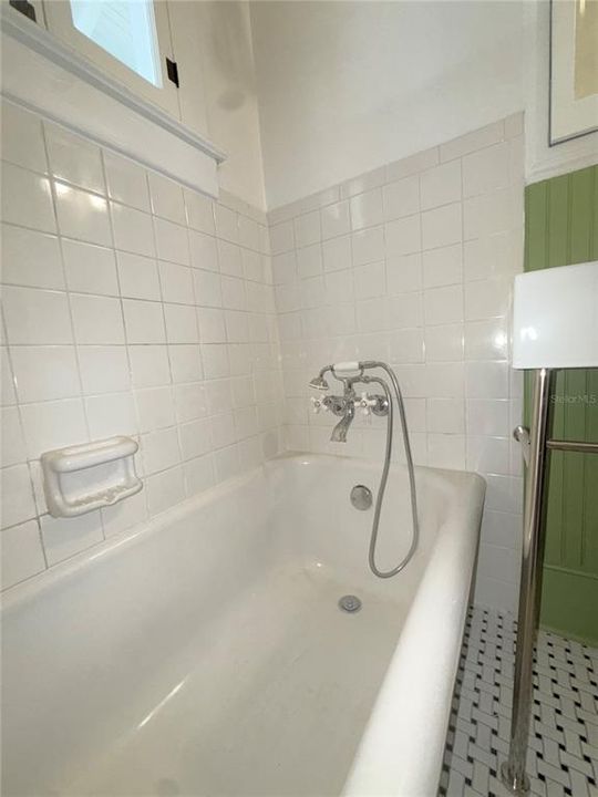 For Rent: $3,400 (3 beds, 2 baths, 1452 Square Feet)