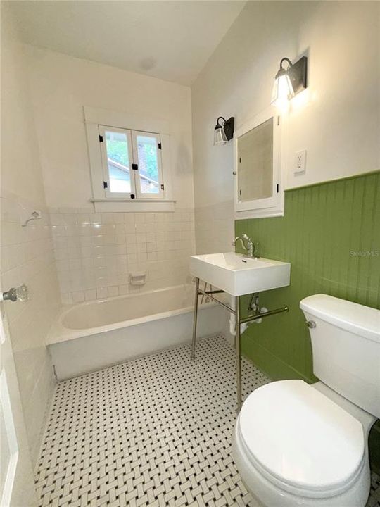 For Rent: $3,400 (3 beds, 2 baths, 1452 Square Feet)