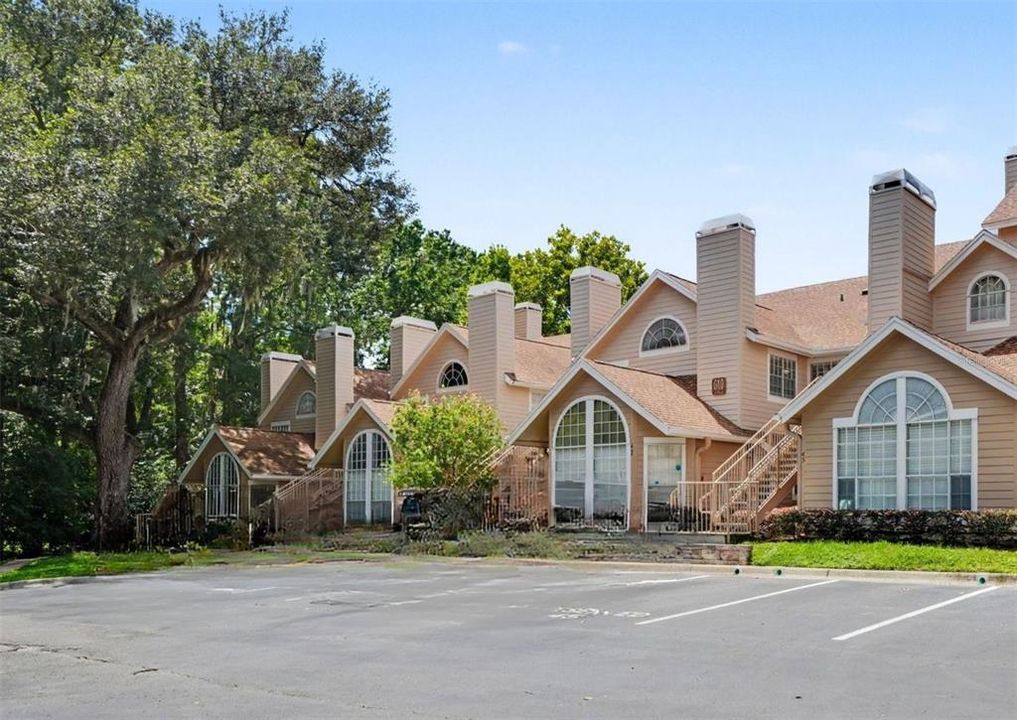 For Sale: $157,500 (2 beds, 2 baths, 796 Square Feet)