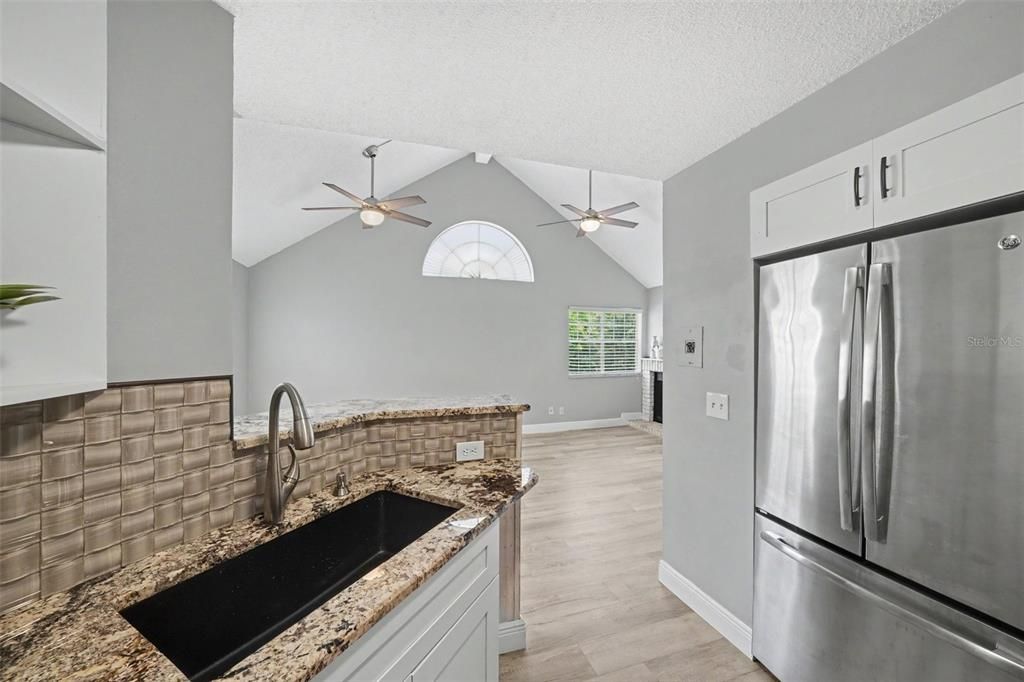 For Sale: $157,500 (2 beds, 2 baths, 796 Square Feet)