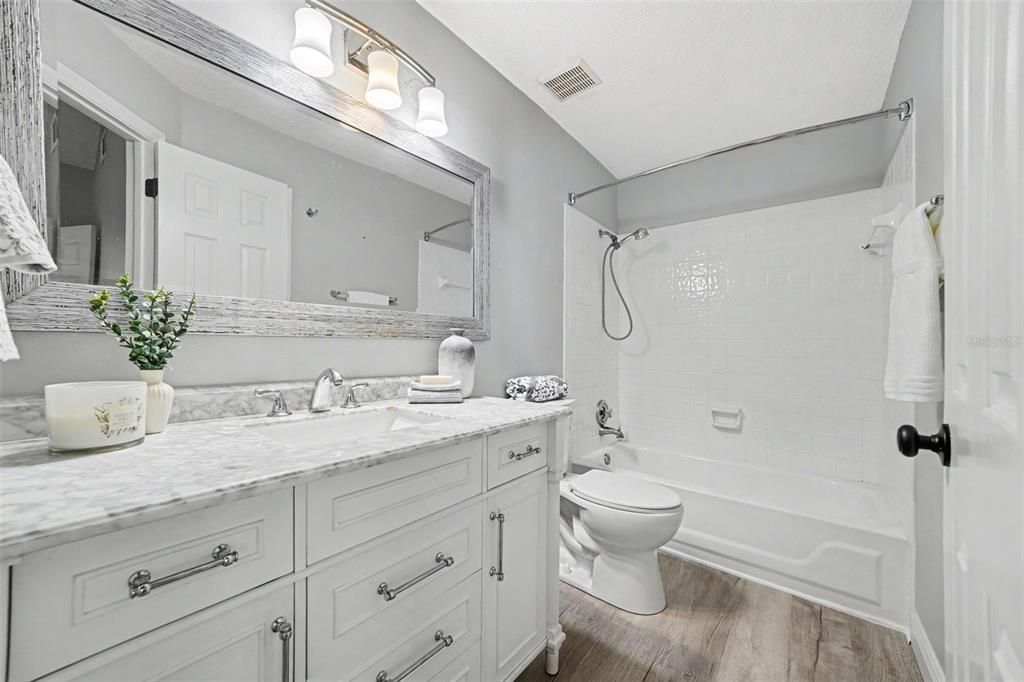 For Sale: $157,500 (2 beds, 2 baths, 796 Square Feet)