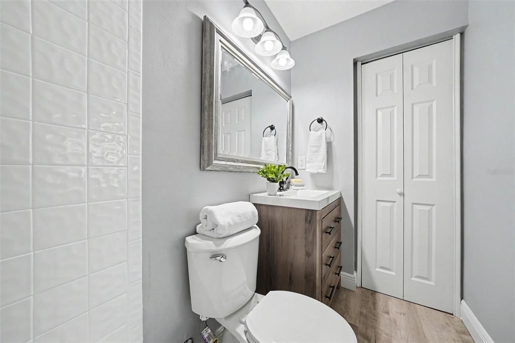 For Sale: $157,500 (2 beds, 2 baths, 796 Square Feet)